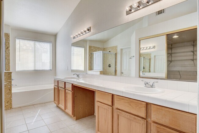 Building Photo - TOPAZ