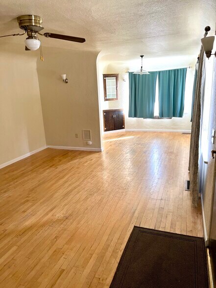 Building Photo - 1405 Worden Ave
