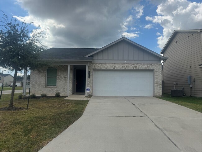 Primary Photo - 15740 Del Norte Dr