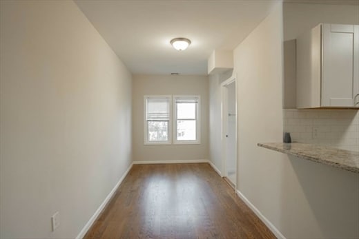 Building Photo - 92 Maple St