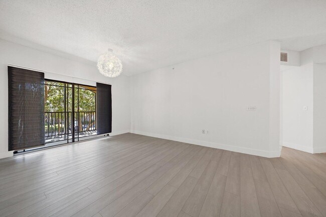 Building Photo - 3020 Alcazar Pl