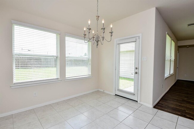 Building Photo - 16035 Dehay Ln