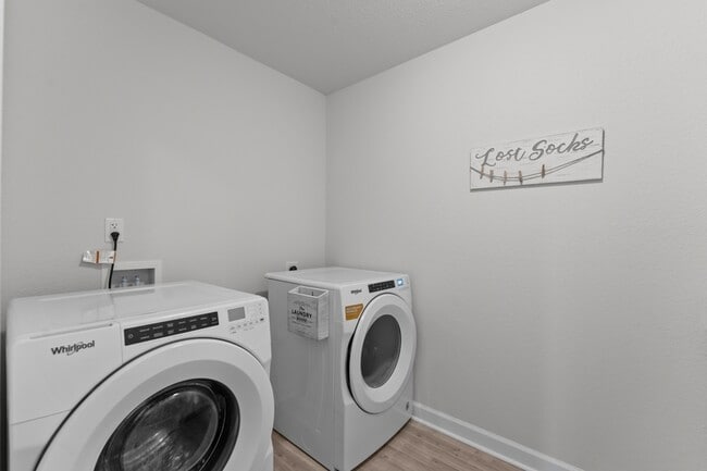 Building Photo - 824 Somb Moore Ways