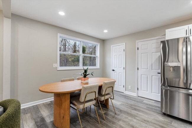 Building Photo - 2589 Bethwood Dr