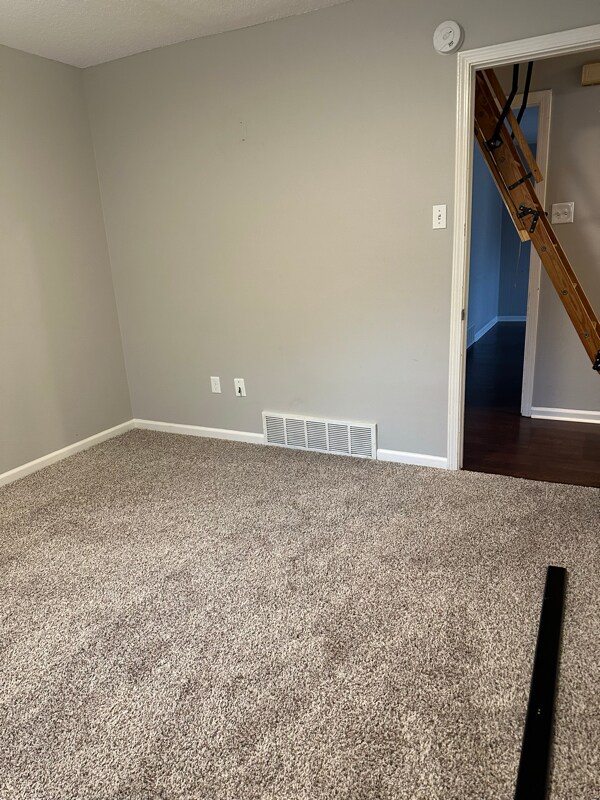 Building Photo - 3935 N Heatherhill Dr