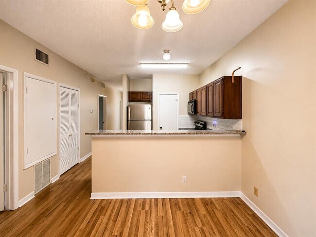 Building Photo - 2216 San Gabriel St