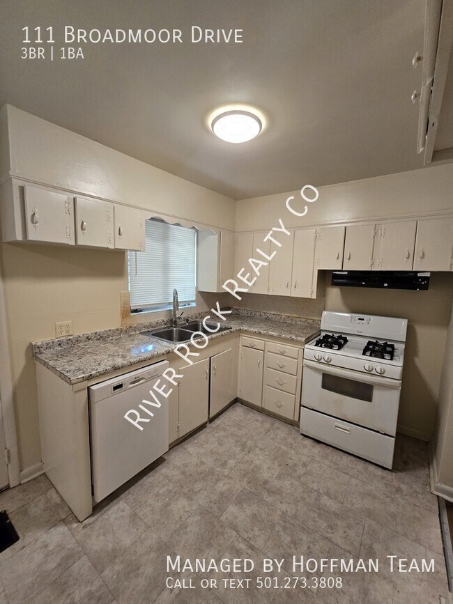Building Photo - 111 Broadmoor Dr