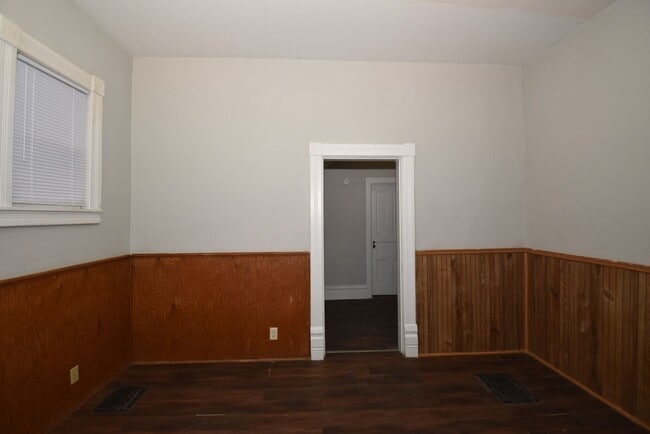 Building Photo - 510 S St Joseph St