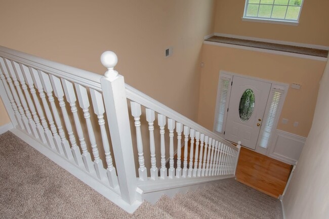 Building Photo - Impressive 3 Bed, 2.5 Bath Home