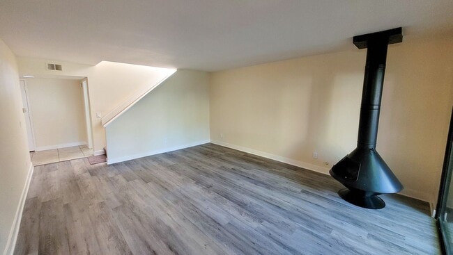 Building Photo - 2 Bed 1.5 Bath Gated Two Story Apartment I...