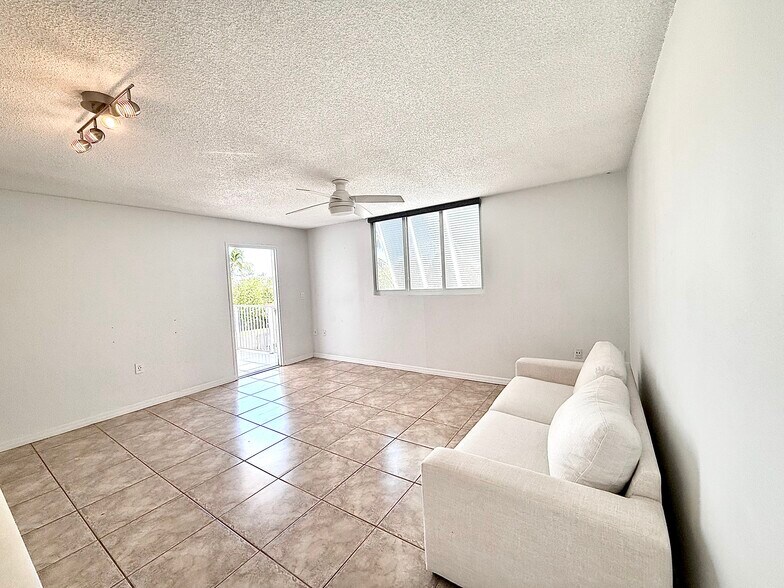 Building Photo - 3930 S Roosevelt Blvd