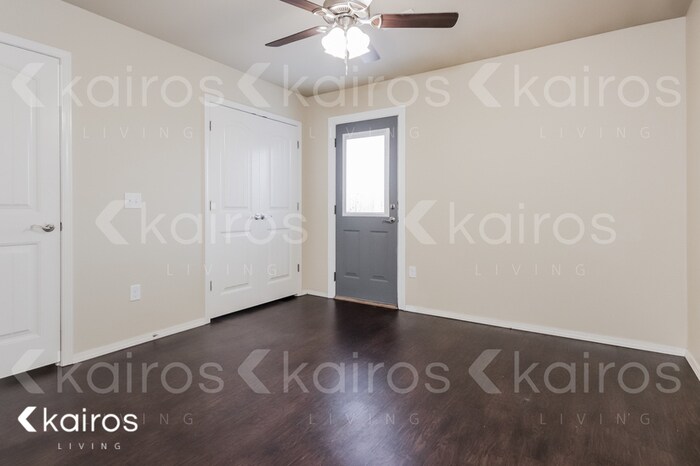 Building Photo - 3893 Thomas St