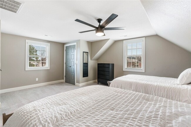 Building Photo - 5307 S Bellview Rd