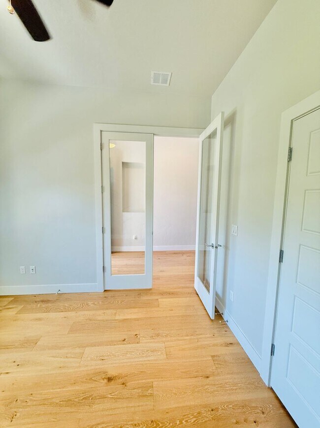 Building Photo - Modern Farmhouse in Cartwright Ranch