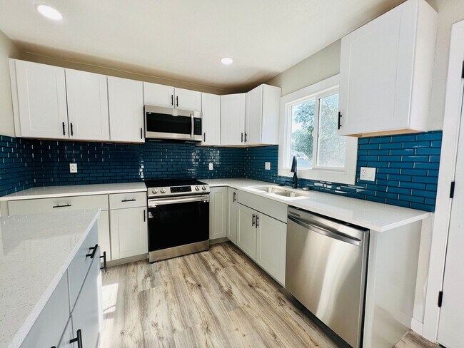 Building Photo - 702 S Wolcott Ct
