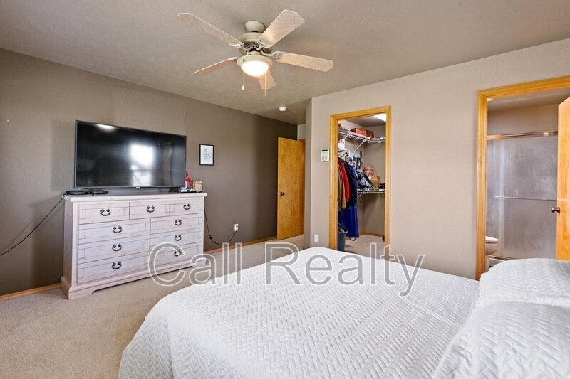 Building Photo - 5211 S Myrtle Ln