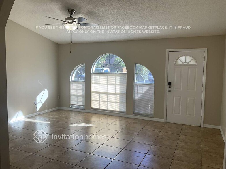 Building Photo - 335 Lake Daisy Loop