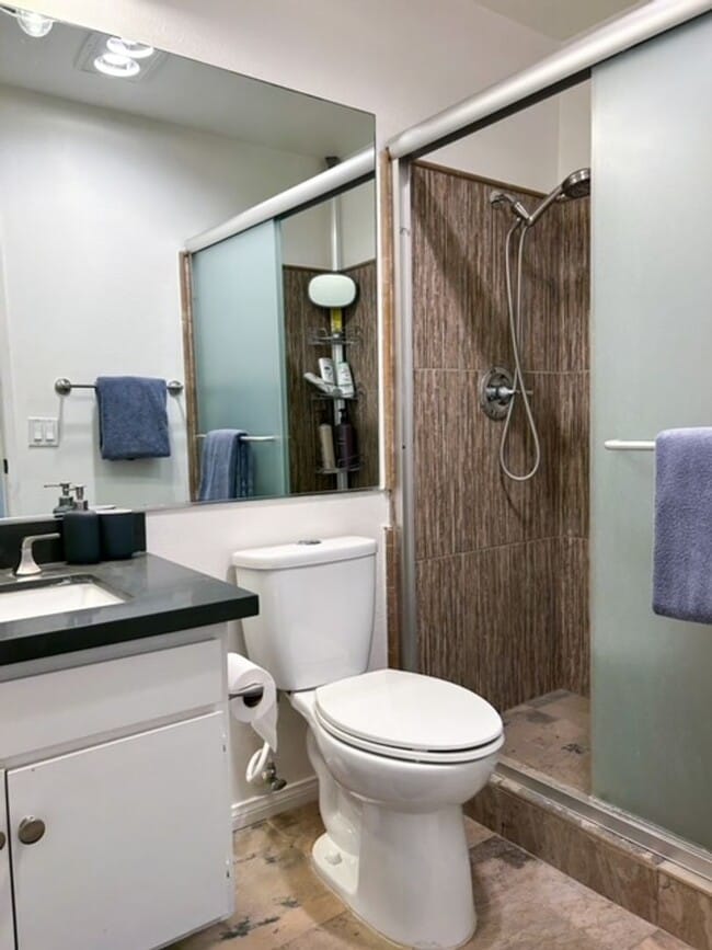 Building Photo - 3674S - Hollywood Beach Hideaway