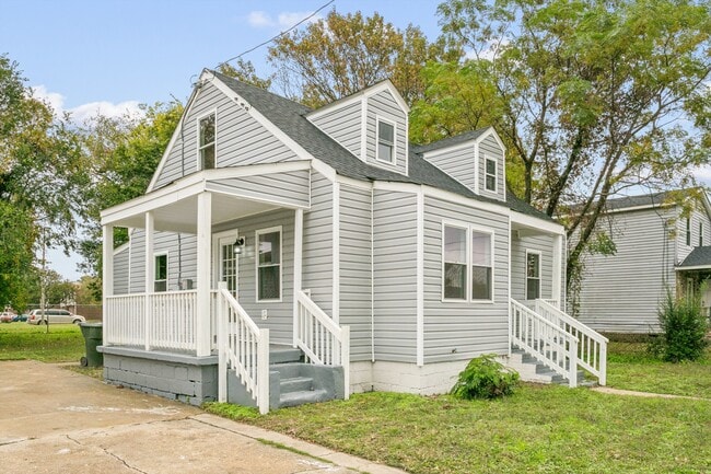 Building Photo - 924 Ivy Ave