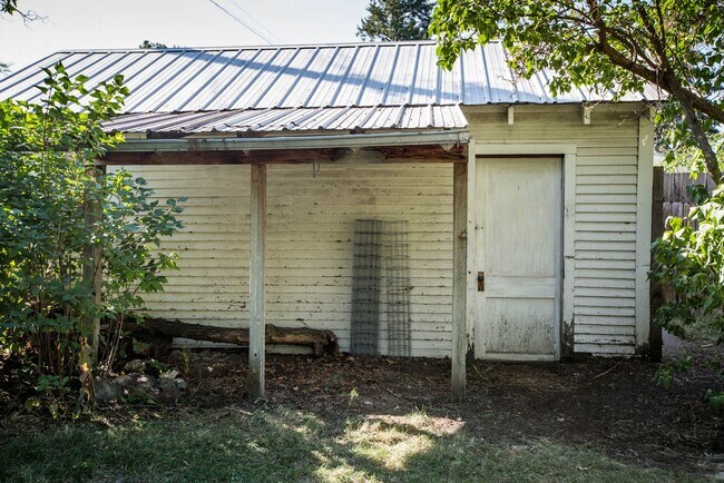 Building Photo - Great 1 bed, 1 bath home
