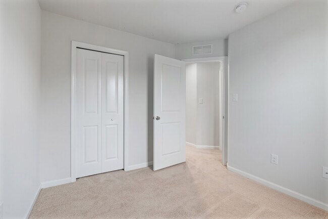 Building Photo - 130 Wye Oak Dr