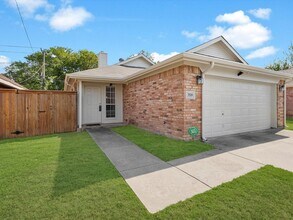 Building Photo - Updated Rental Ready for New Family- 3 Bed...