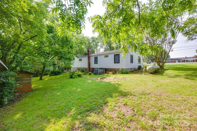 Building Photo - 3113 Monroe Way