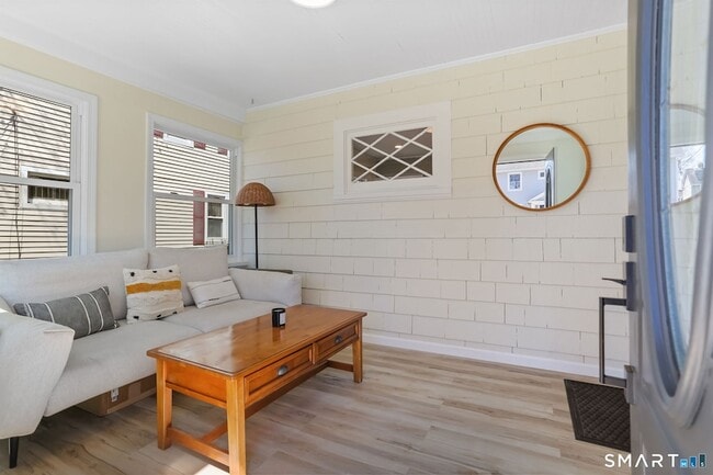 Building Photo - 62 Glenwood Ave