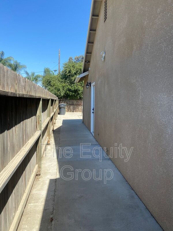 Building Photo - 650 Auburn St