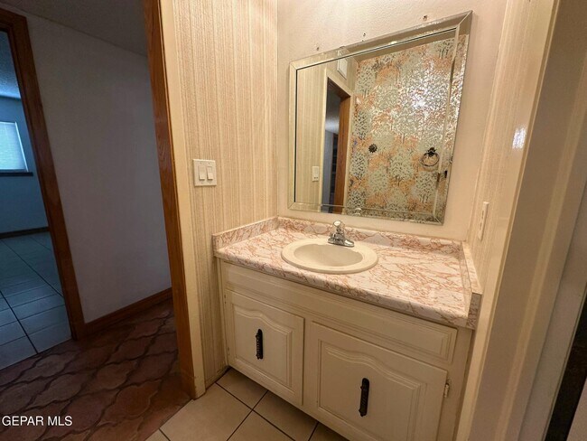 Building Photo - 1067 Villa Linda Way