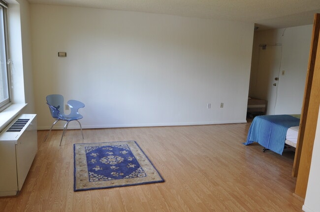 Studio - 3000 Spout Run Pkwy
