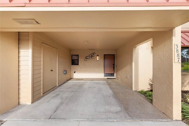 Building Photo - 3887 Catalina Dr