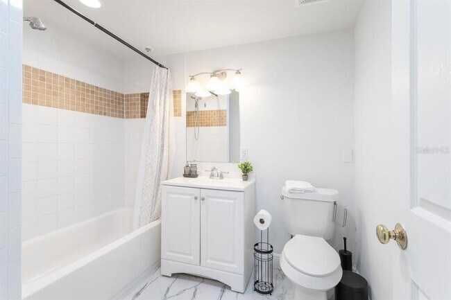 Building Photo - 4317 E Regnas Ave