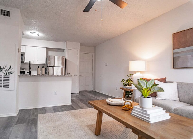 Building Photo - 12330 Metric Blvd