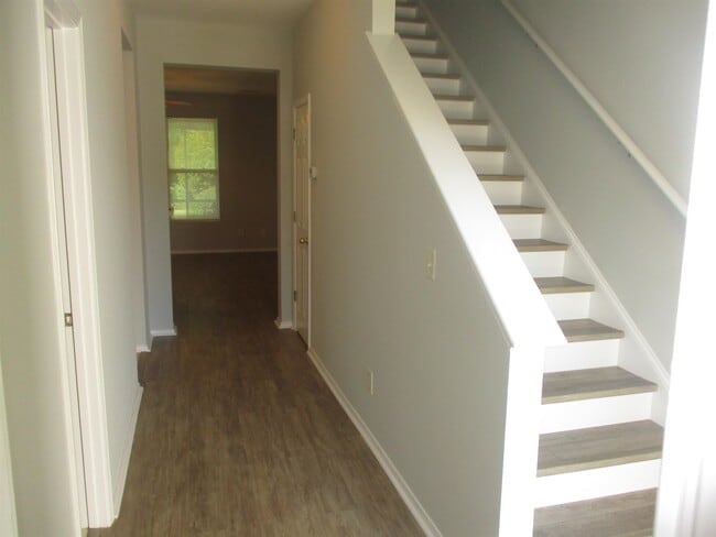 Building Photo - 157 Olde Towne Way