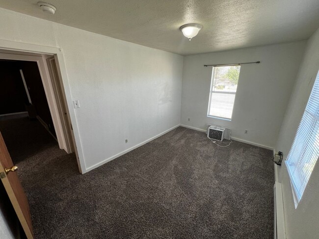 Building Photo - 3 bed 1 bath