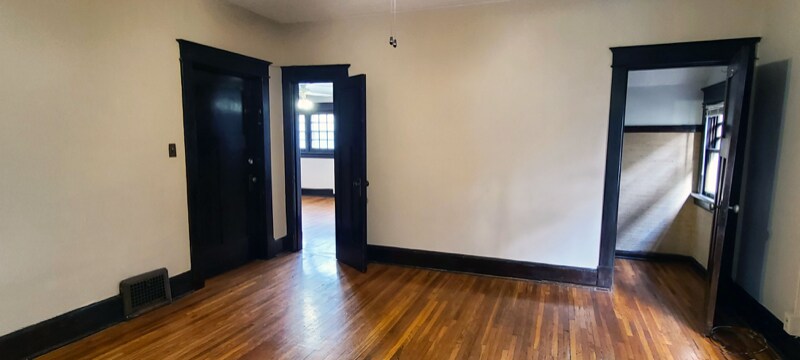 Building Photo - 2217 Belmont Blvd