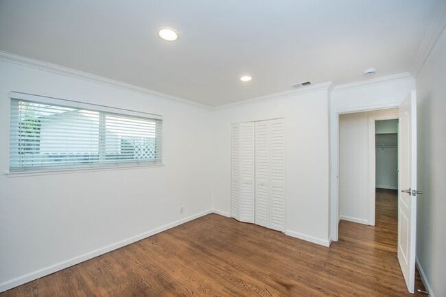 Building Photo - Newly Remodeled Single Family Home