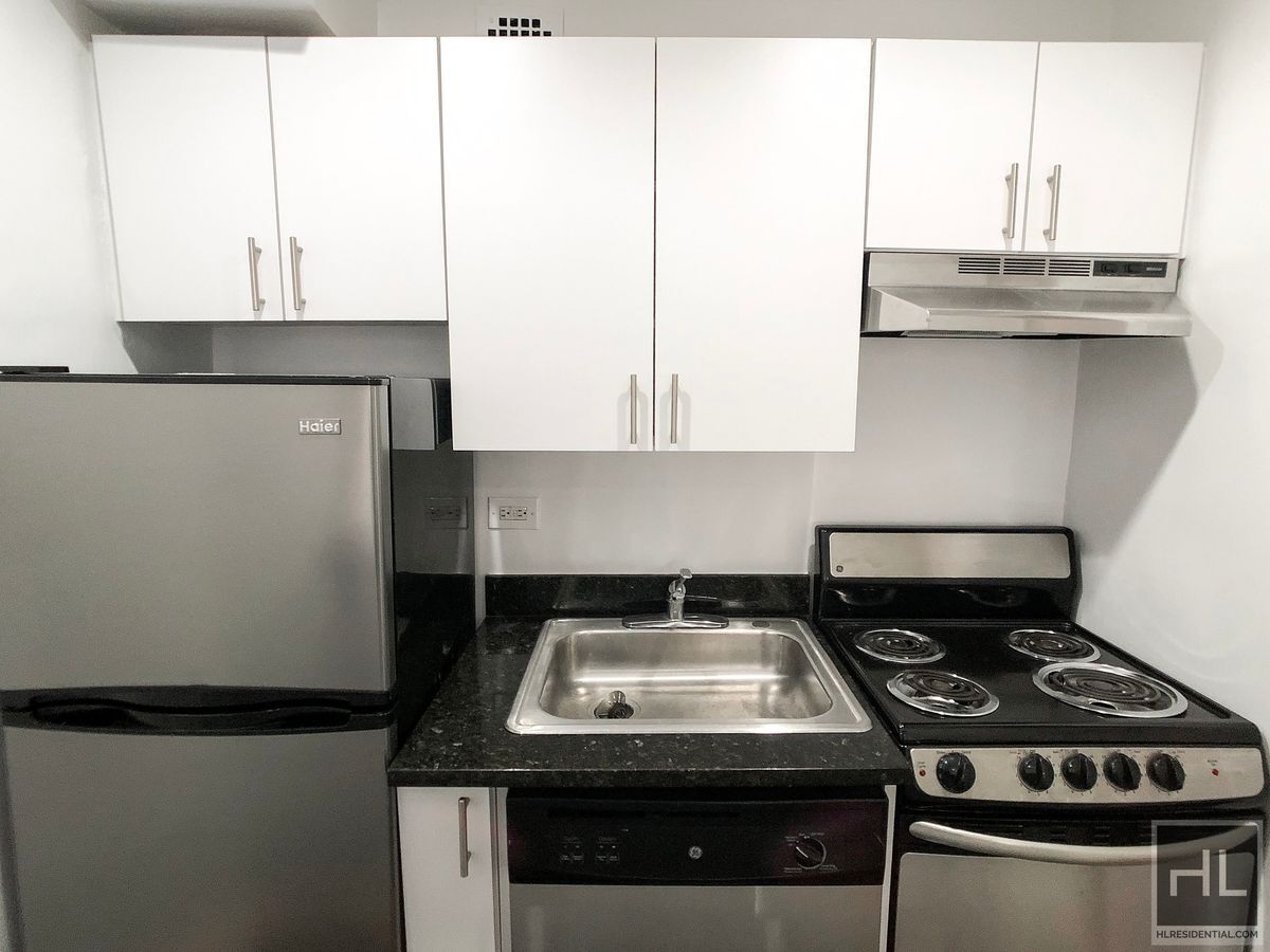 Building Photo - WEST 73 STREET