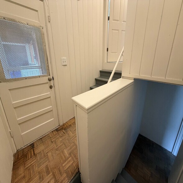 Building Photo - 1525 6th St