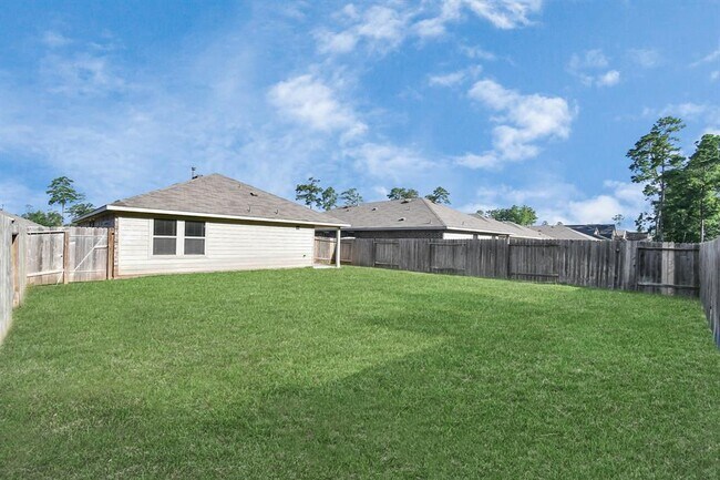 Building Photo - 9882 Laurel Lake Dr
