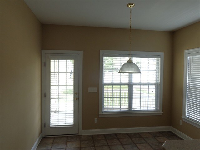 Building Photo - 1013 Triple Crown Dr