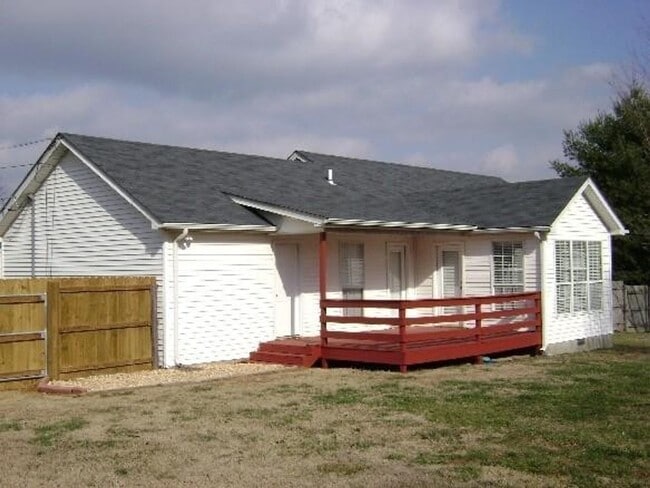 Building Photo - Cute Home on Cul de Sac!