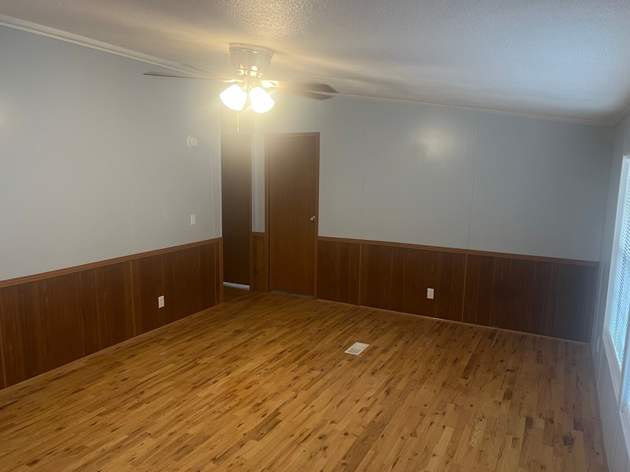 Building Photo - 2140 Hickory St