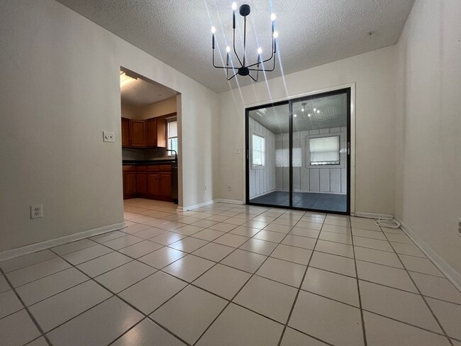 Building Photo - Port Orange 3 bed & 2 bath home