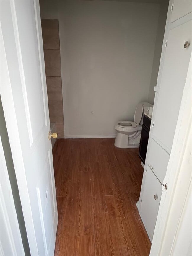 Building Photo - 1006 N Meadows Dr