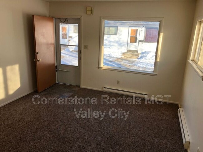 Building Photo - 815 3rd St SW