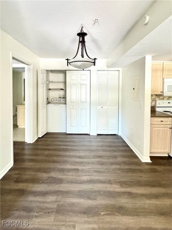 Building Photo - 1773 Four Mile Cove Pkwy