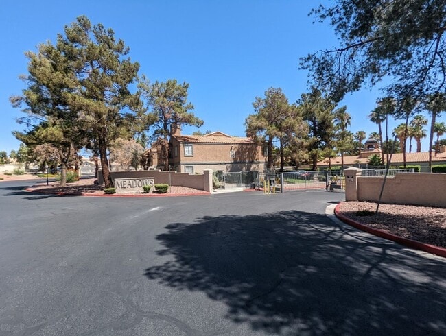 Building Photo - 240 Mission Catalina Ln