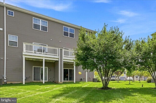 Building Photo - 1911 Boulder Dr